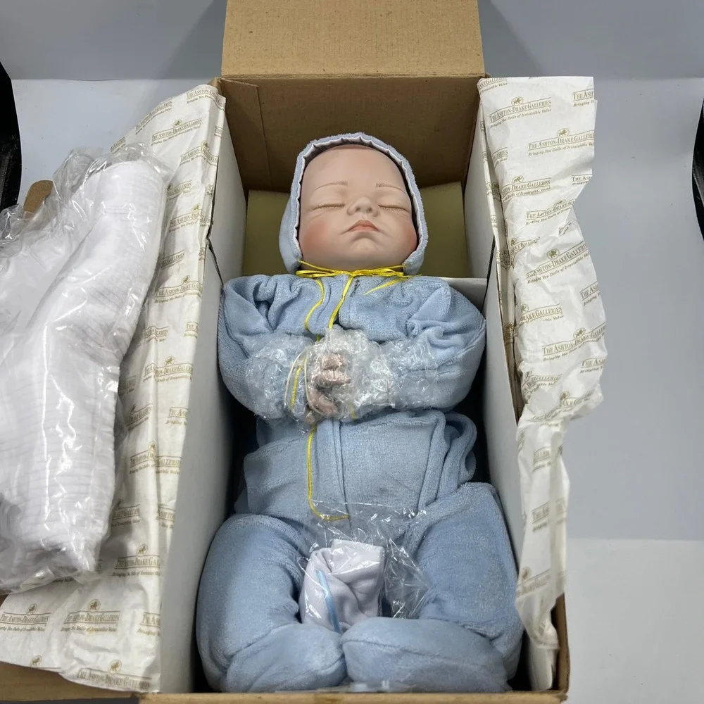 Ashton-Drake It's a Boy Nursery Newborns Porcelain Doll Joyce Wolf 5392FB Blue